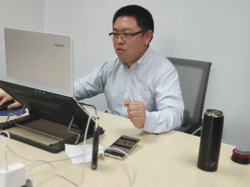 04134629ebj8.jpg